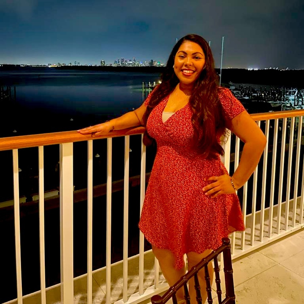 Meet your Posher, Cynthia